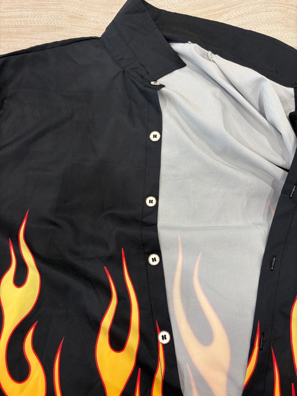 Men’s XL Black Flame Print Button-Up Shirt Red Orange Flames Y2K - Picture 4 of 6